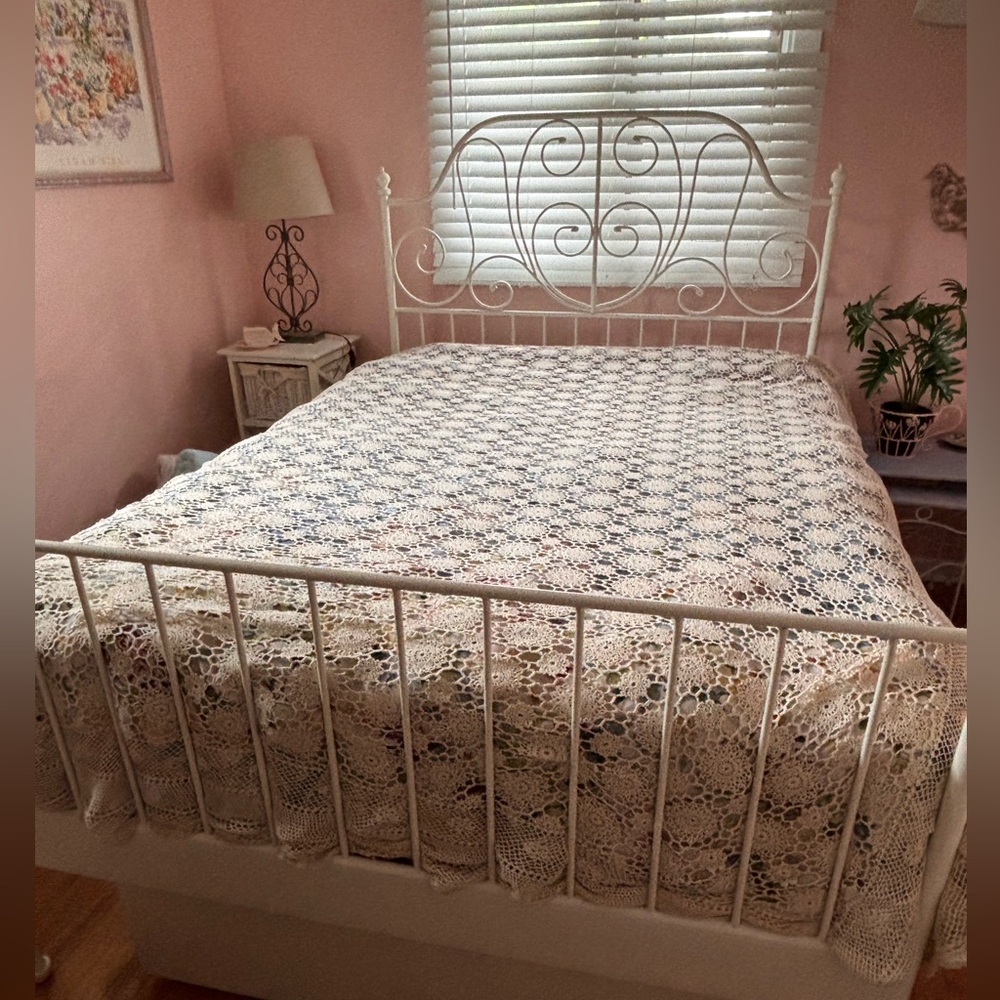 Vintage Crocheted Lace Bed Coverlet or Tablecloth Victorian Bridgerton-core